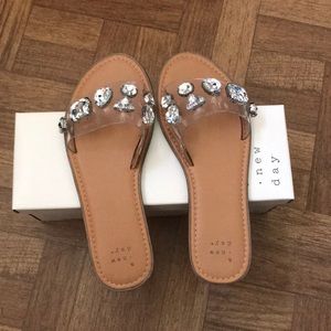 Flat sandals new with tag